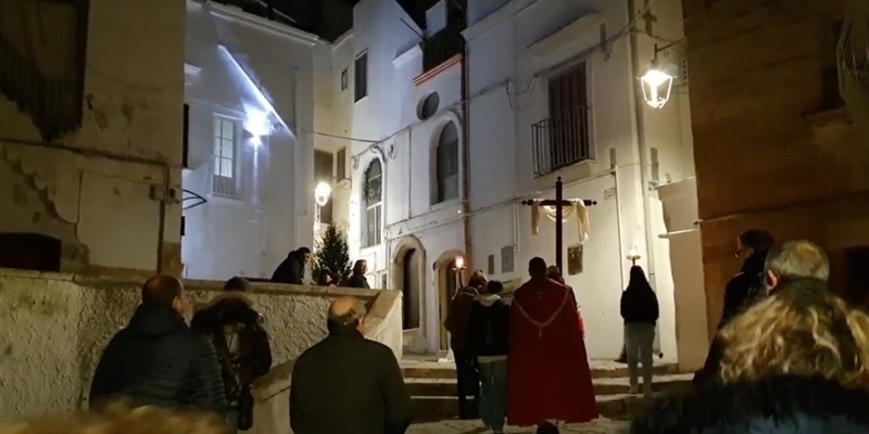 ViviWebTv Castellaneta Verso La Settimana Santa Via Crucis Per Le