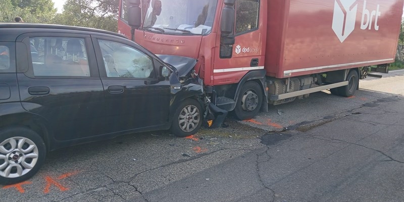 Scontro tra auto e camion sulla Massafra-Martina Franca
