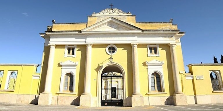 Il cimitero di Castellaneta 