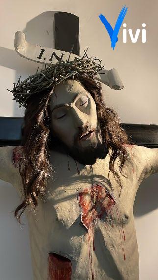Il Santissimo Crocifisso ritrova la sua antica immagine: donata una nuova capigliatura
