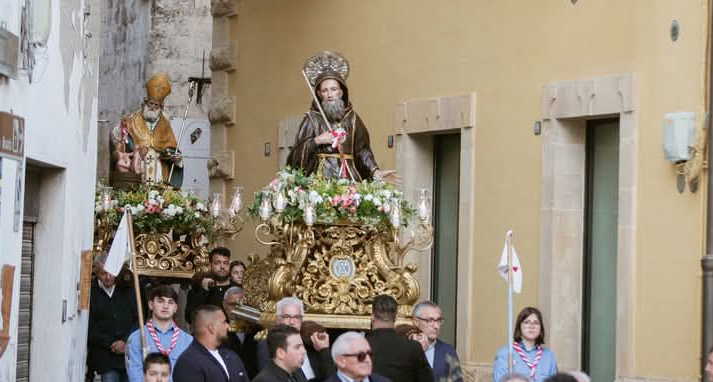 I santi patroni in processione | Foto di Felice Monopoli