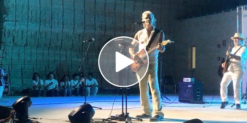 Ronn Moss incanta Palagianello: Ridge di Beautiful scalda il cuore con la sua musica