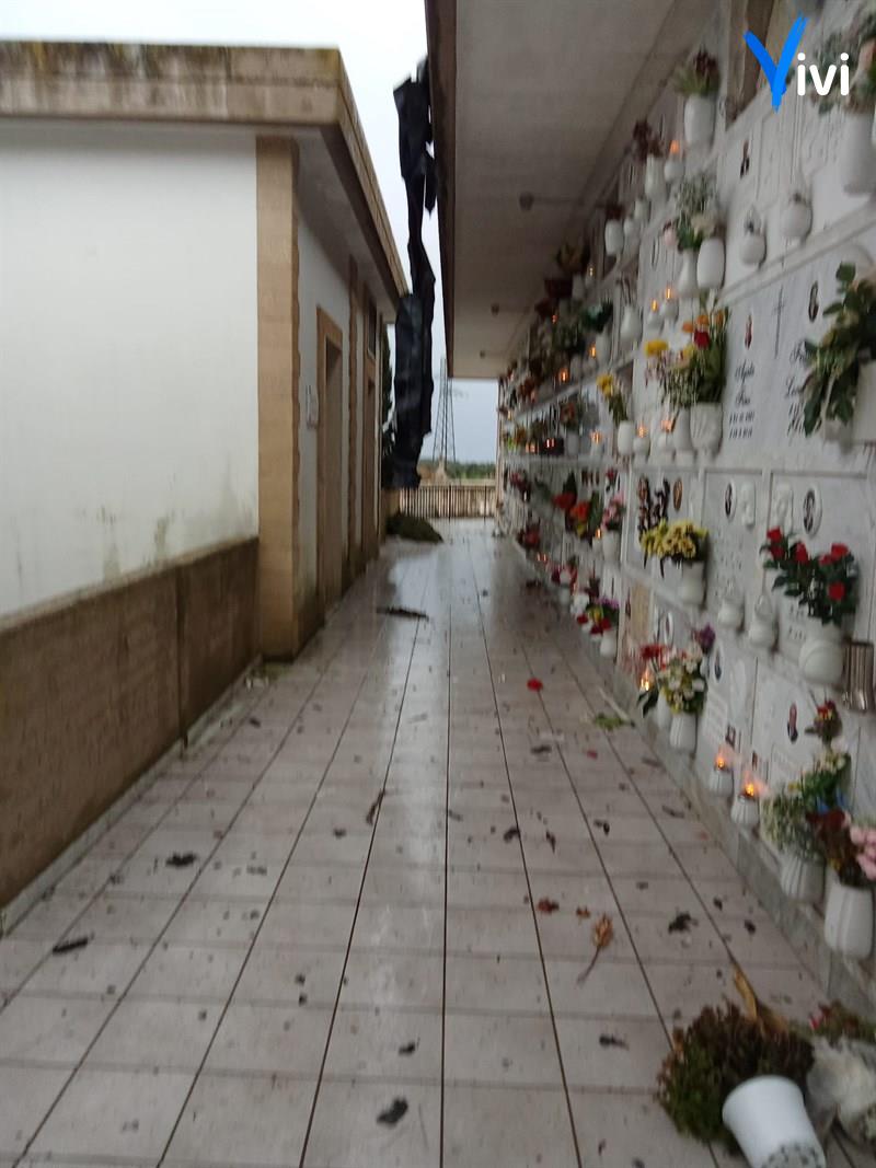 Maltempo e danni: il vento soffia forte sul cimitero di Castellaneta