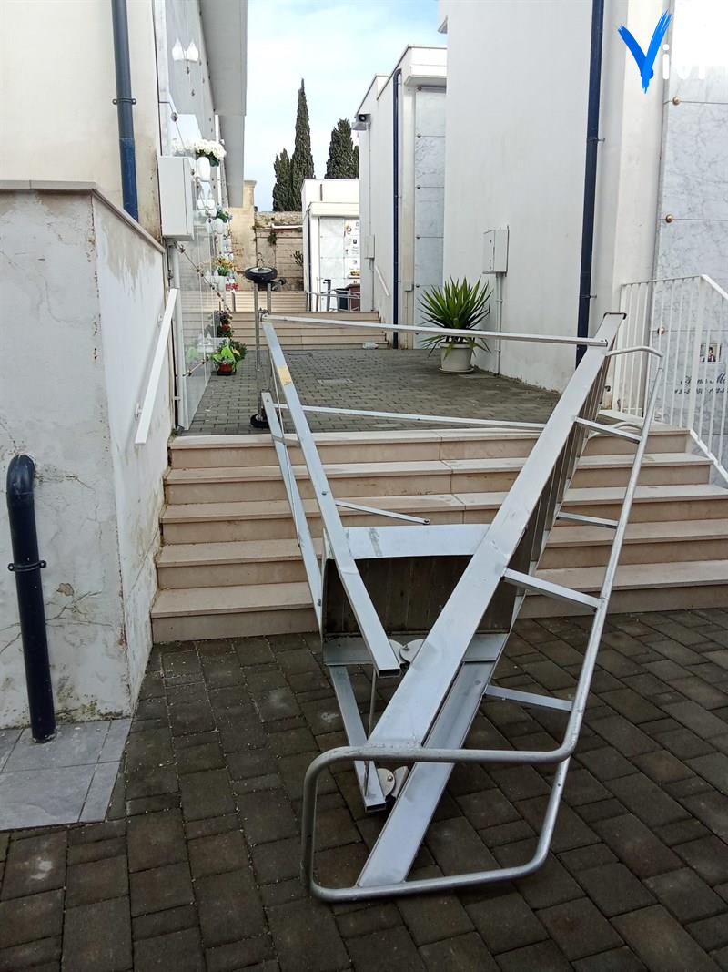 Maltempo e danni: il vento soffia forte sul cimitero di Castellaneta