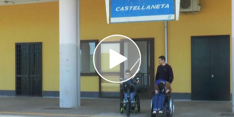 Barriere architettoniche in stazione: «Noi esclusi, non possiamo viaggiare!»