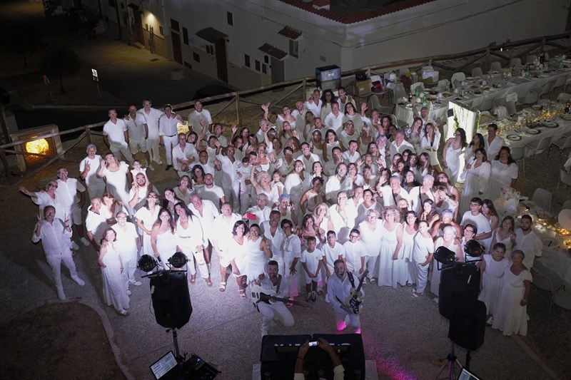 White Dinner: terza edizione all'ombra del castello