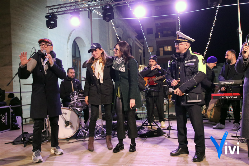 Befana al vigile, una giornata di festa solidale