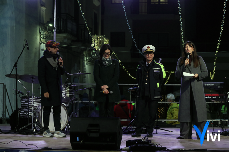 Befana al vigile, una giornata di festa solidale