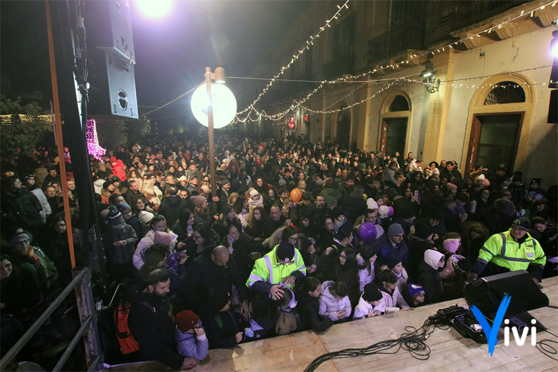 Befana al vigile, una giornata di festa solidale
