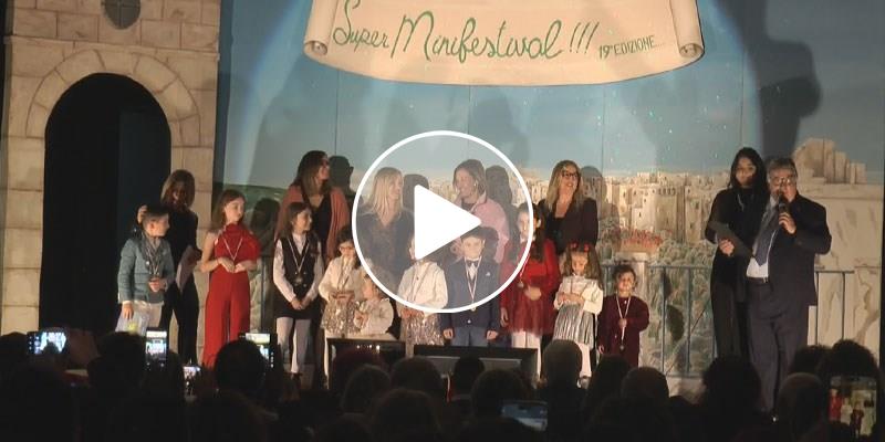Primi Santini e Petrera: pieno di emozioni al "Superminifestival"