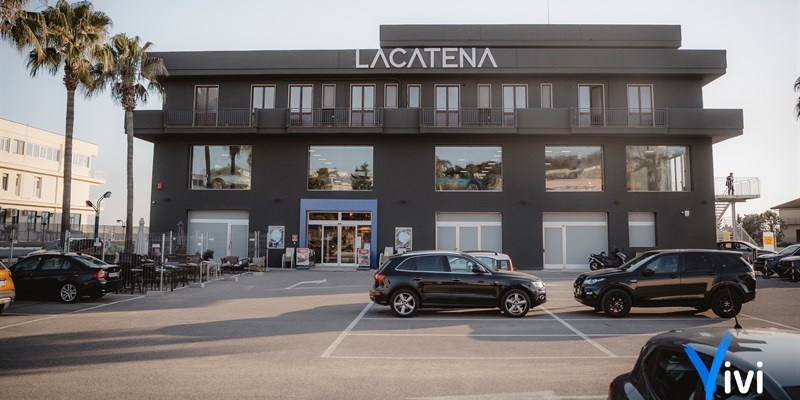  La concessionaria Lacatena si è rifatta il look