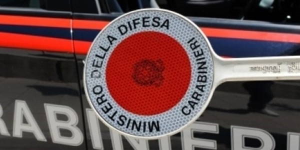 Scappa con un autocarro pieno di rame: inseguito sulla statale e dichiarato in arresto