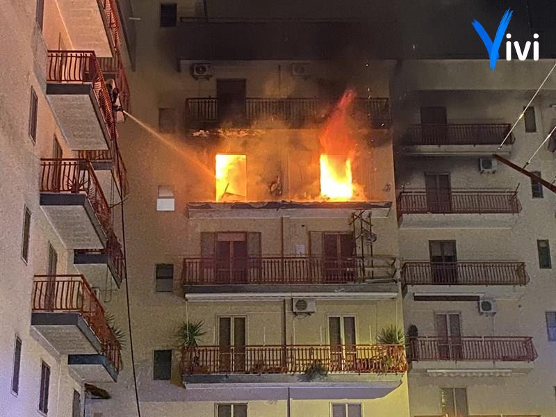 Incendio in appartamento: anziana signora salvata in extremis