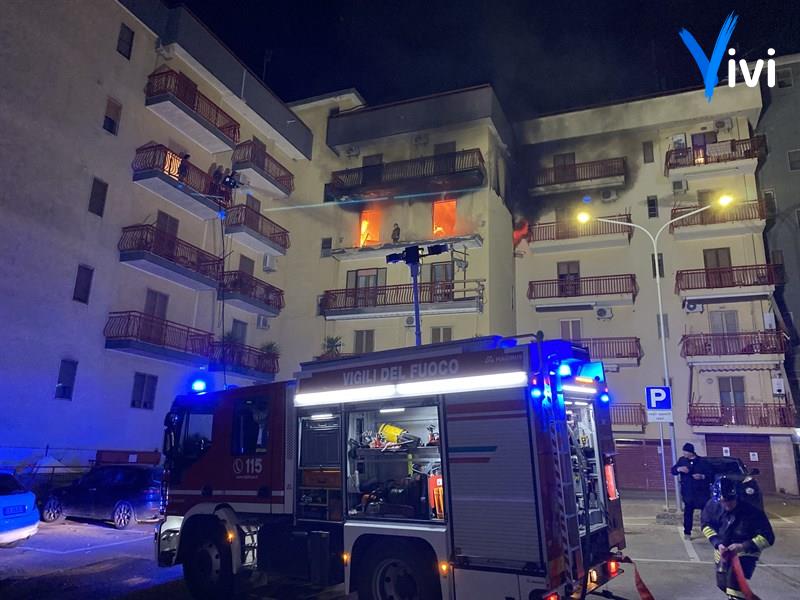 Incendio in appartamento: anziana signora salvata in extremis