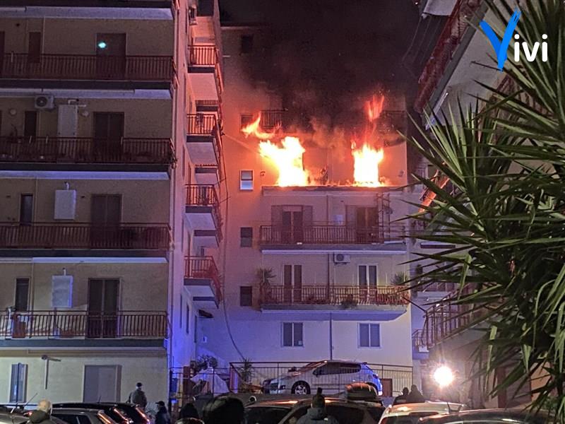 Incendio in appartamento: anziana signora salvata in extremis