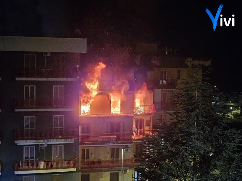 Incendio in appartamento: anziana signora salvata in extremis