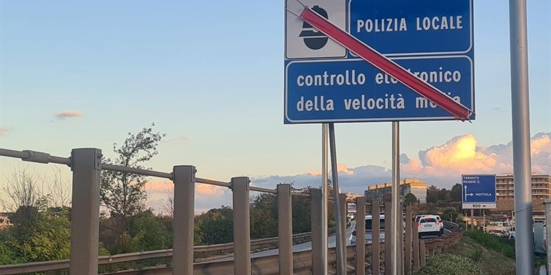 Strada statale 100 nel territorio di Mottola