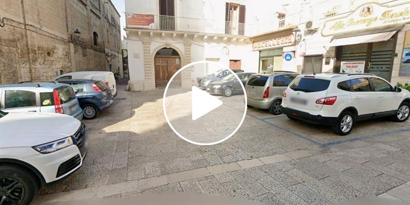 Stop auto in centro: scontro tra negozianti e sindaco