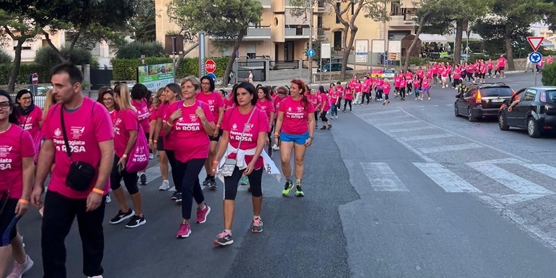 Un fiume rosa per la prevenzione oncologica