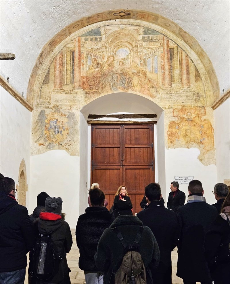 Il MuMa celebra dieci anni con una mostra tra arte e maiolica