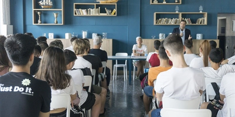 Students taking lessons at the Lega Navale Taranto . section