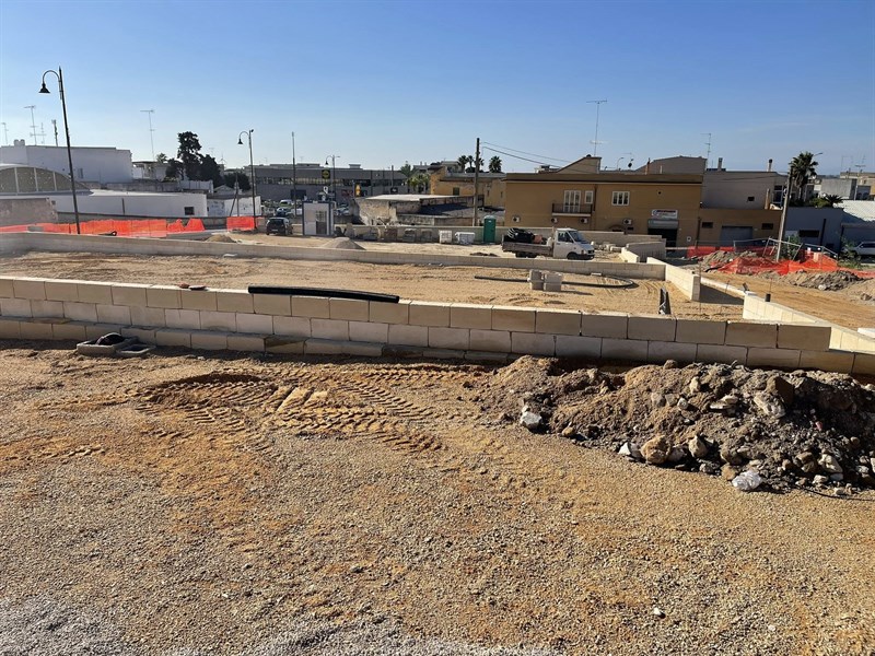 Nuova area parcheggio verso il completamento