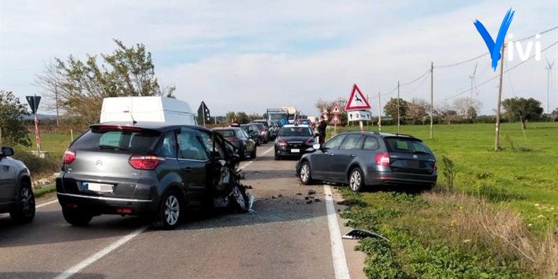 Frontale sulla statale: due persone in ospedale