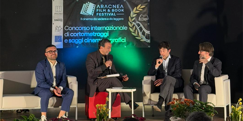 Aracnea Film e Book Festival, Lino Guanciale incanta la platea... sotto il segno di Rudy