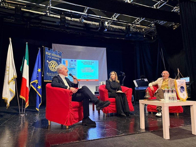 La mente che guarisce: il Rotary a teatro