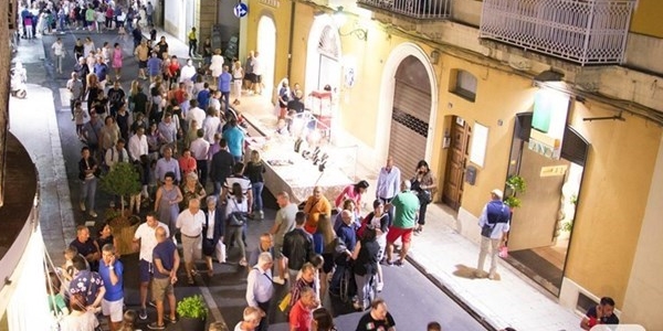 Ecco la Notte a Colori: stasera per le vie del centro