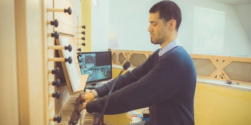 Pietro Silvestri presenta la sua antologia alla Mondadori