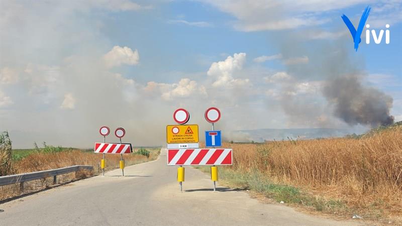 Fiamme nelle campagne di Castellaneta
