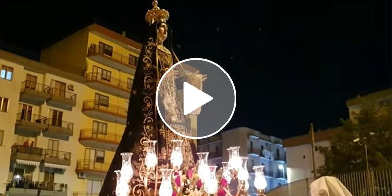 Fede e devozione: Castellaneta si raccoglie in preghiera per la Madonna Addolorata
