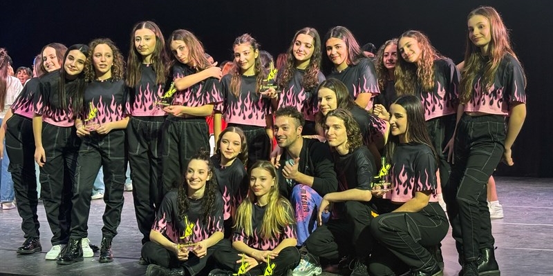 Le ballerine della scuola di danza Artist Academy di Massafra