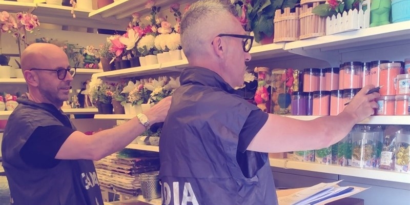 Taranto: maxi blitz anti-falso della Finanza