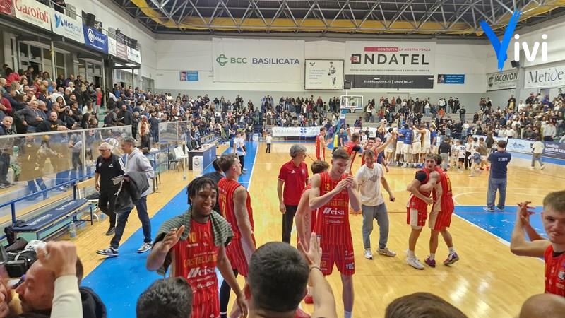 Impresa folle della Valentino Basket Castellaneta