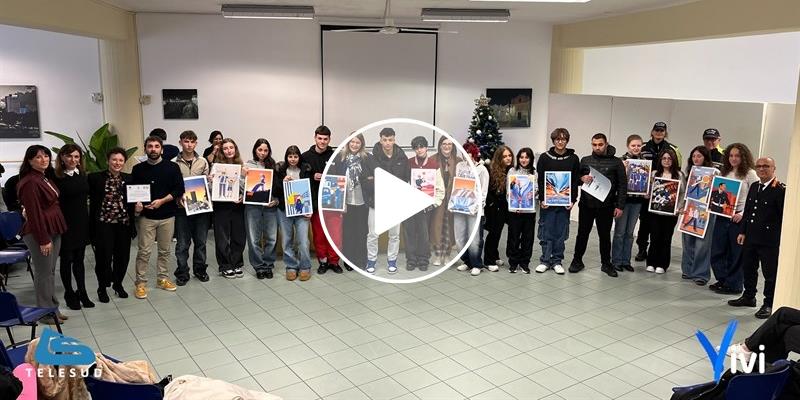 Calendario 2026, Polizia Locale e studenti del De Ruggieri insieme