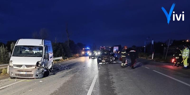 Scontro sulla statale: una donna in codice rosso