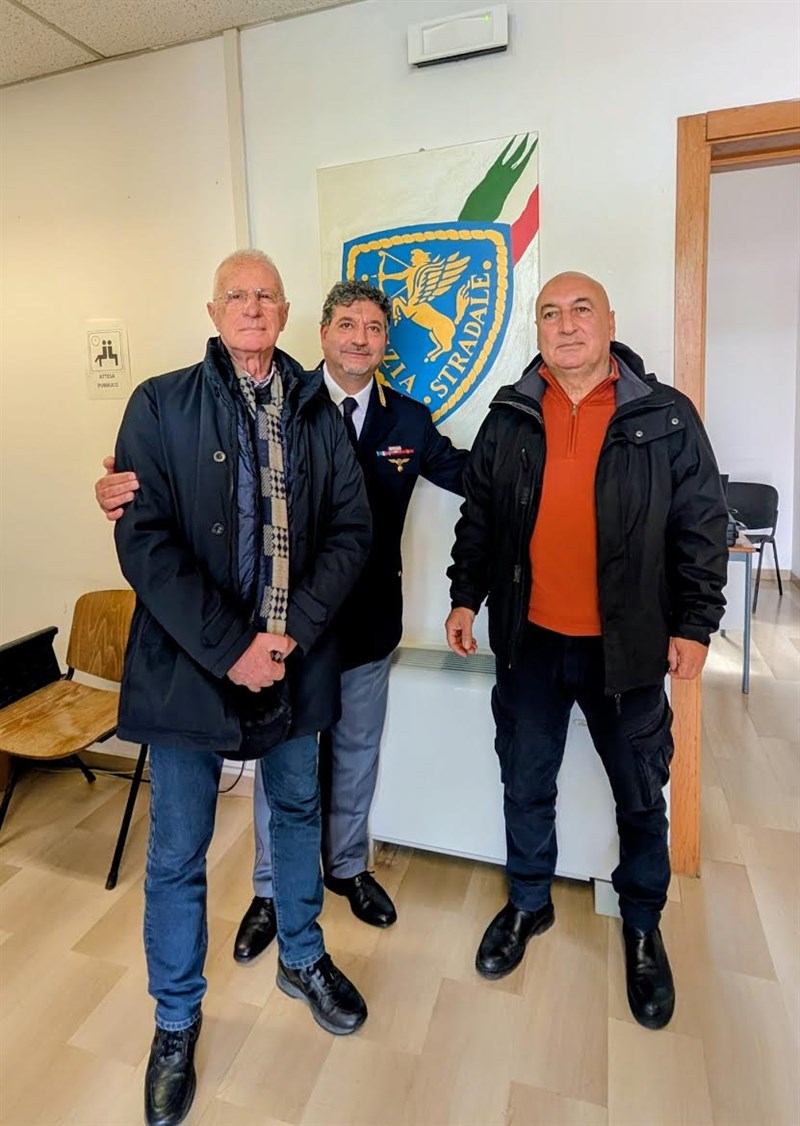 donata una tela alla sottosezione di Palagiano