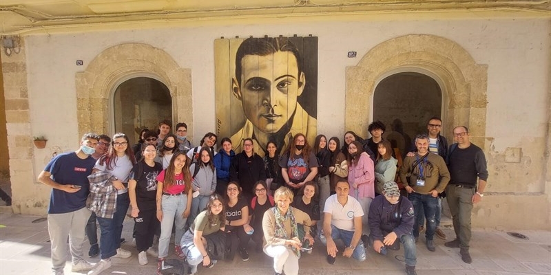 Sulle tracce della Storia: visita guidata con gli studenti del Mauro Perrone