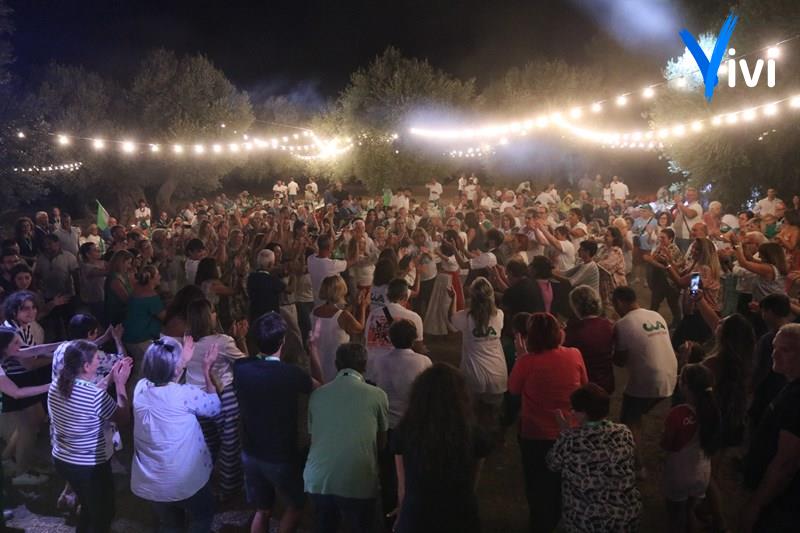 Grande spettacolo a Masserie sotto le Stelle: due tappe visitate, buon cibo e concerto a sorpresa dei Terraross