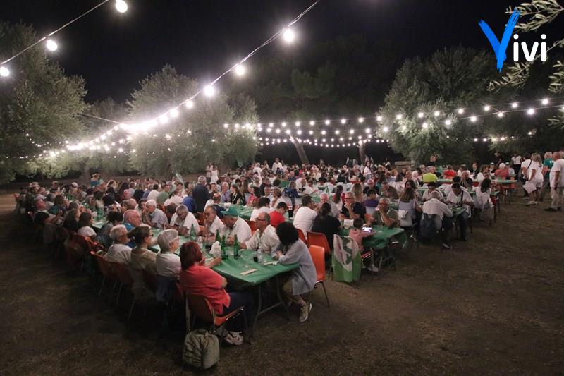 Grande spettacolo a Masserie sotto le Stelle: due tappe visitate, buon cibo e concerto a sorpresa dei Terraross