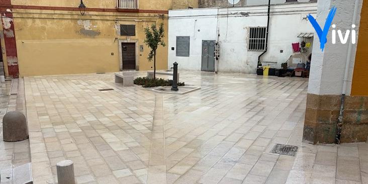 Piazza completata: taglio del nastro nel centro storico