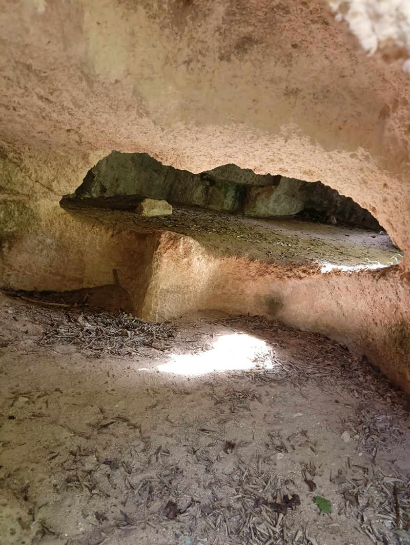 Il percorso che conduce alla grotta del Mago Greguro