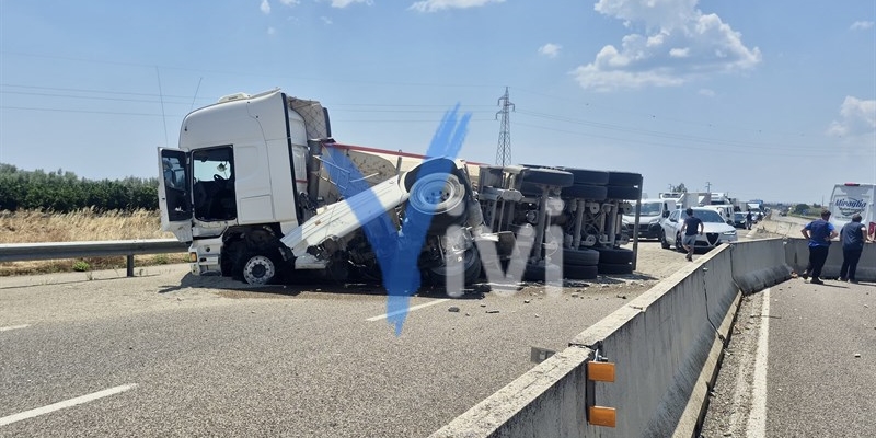 Incidente sulla SS 106 dir: tangenziale bloccata