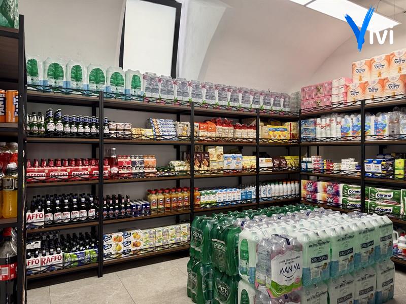 Alimentari F.lli Gravina, in via Vittorio Emanuele