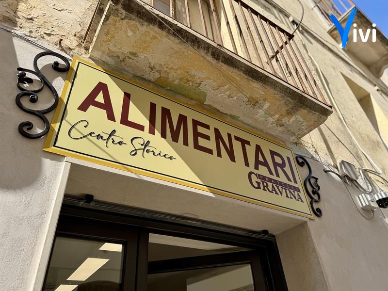 Alimentari F.lli Gravina, in via Vittorio Emanuele