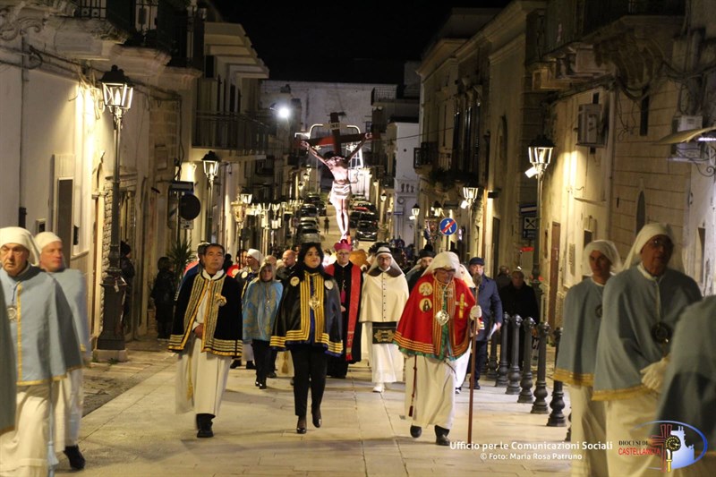 la via Crucis delle confraternite è tornata a Ginosa