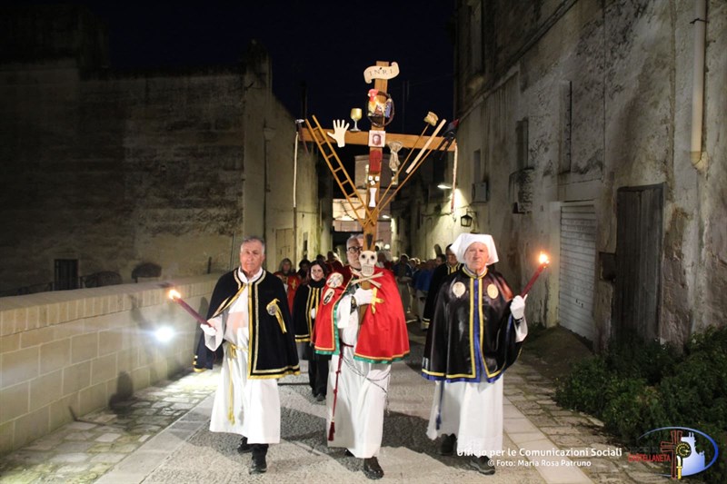 la via Crucis delle confraternite è tornata a Ginosa