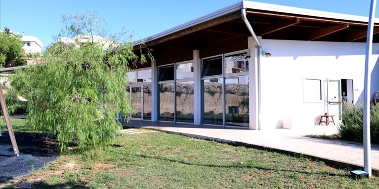 Sotto il segno della marionetta: Benedetto Marinuzzi esplora l’illusione del controllo